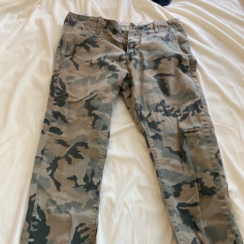 🔆Levi’s Camo Jeans